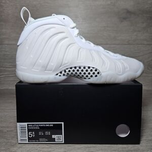 Nike Foamposite Little Posite One GS White HQ1959-100 Size 5.5 Youth / 7 Women